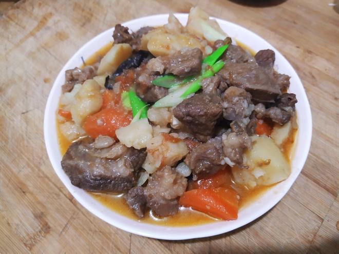 土豆烧牛肉(高压锅做方便快速吃到口)的做法