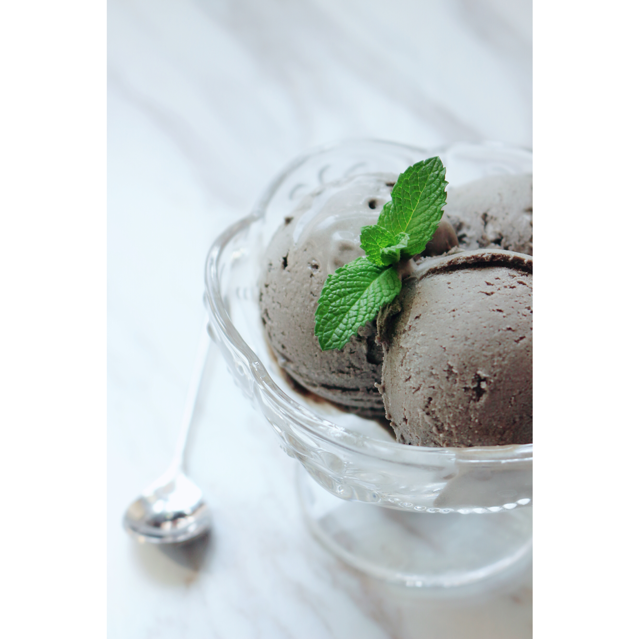 盐酥蛋仔做的浓醇黑芝麻冰淇淋(无需搅拌)