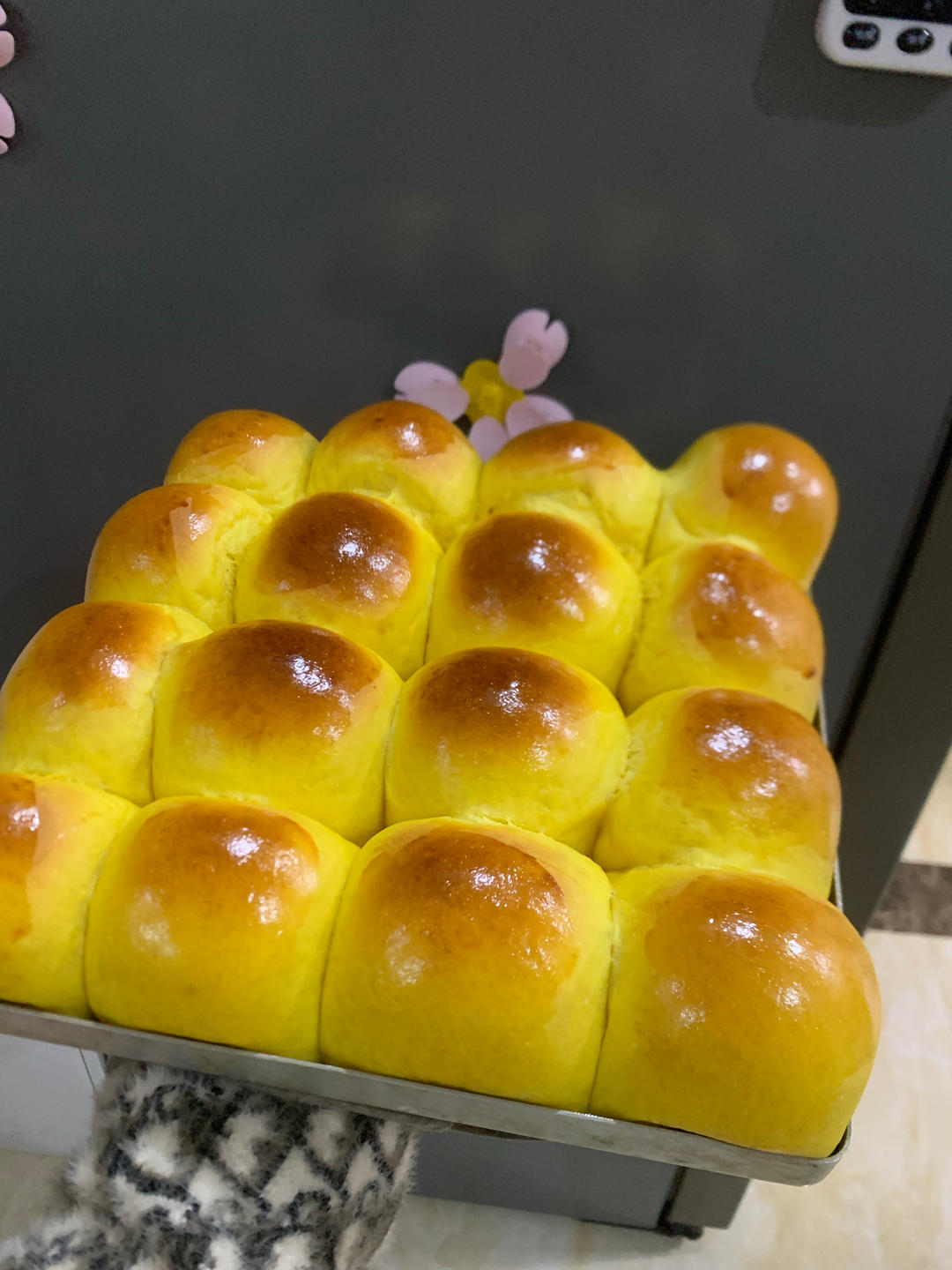 南瓜奶油小餐包（一次发酵）