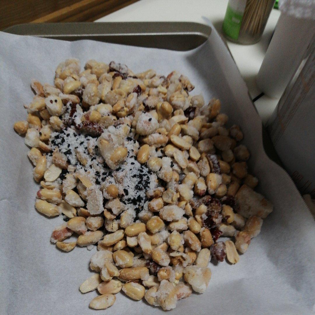无敌好吃的芝麻花生糖
