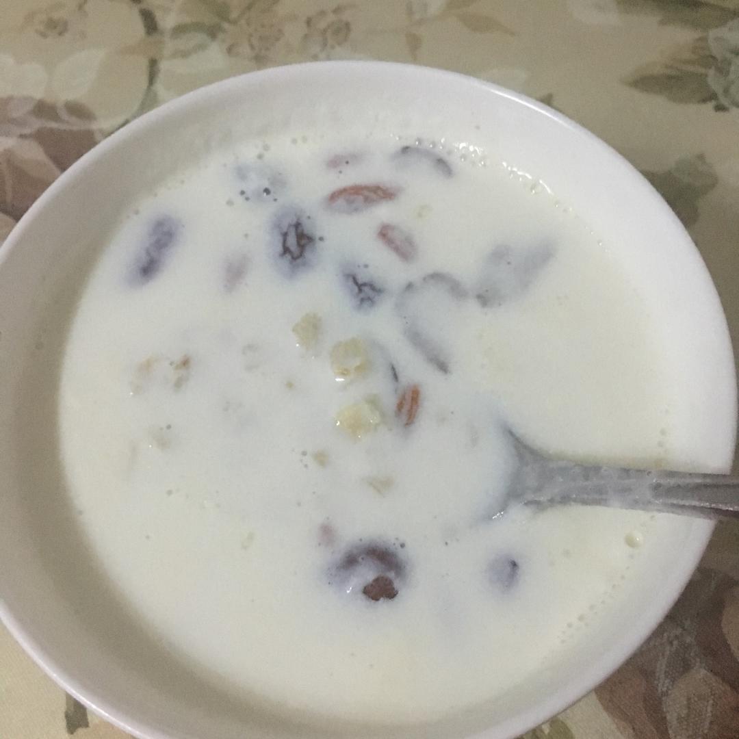 牛奶燕麦粥