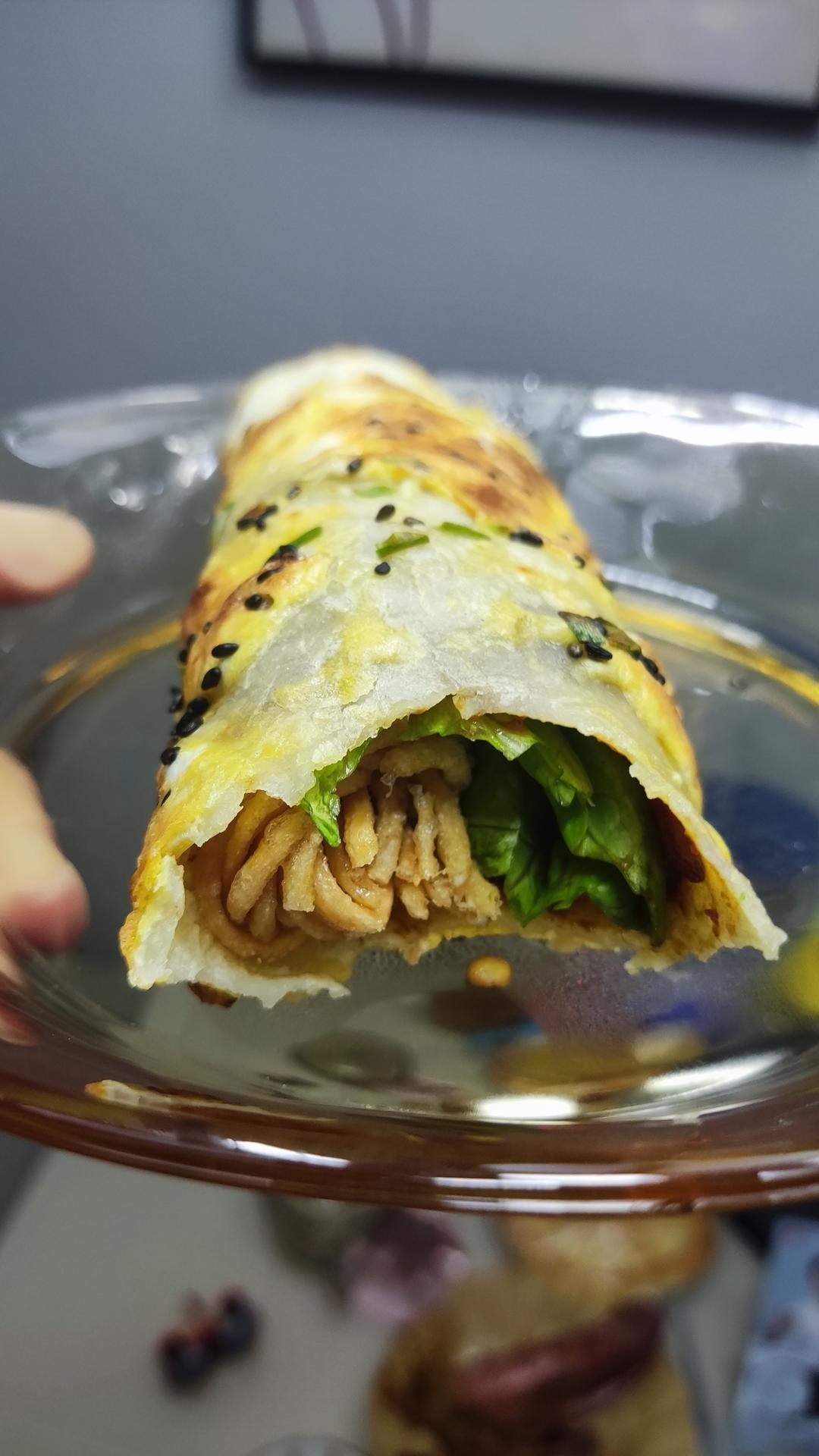 家庭版煎饼果子---快手健康早餐，利用家里现有材料
