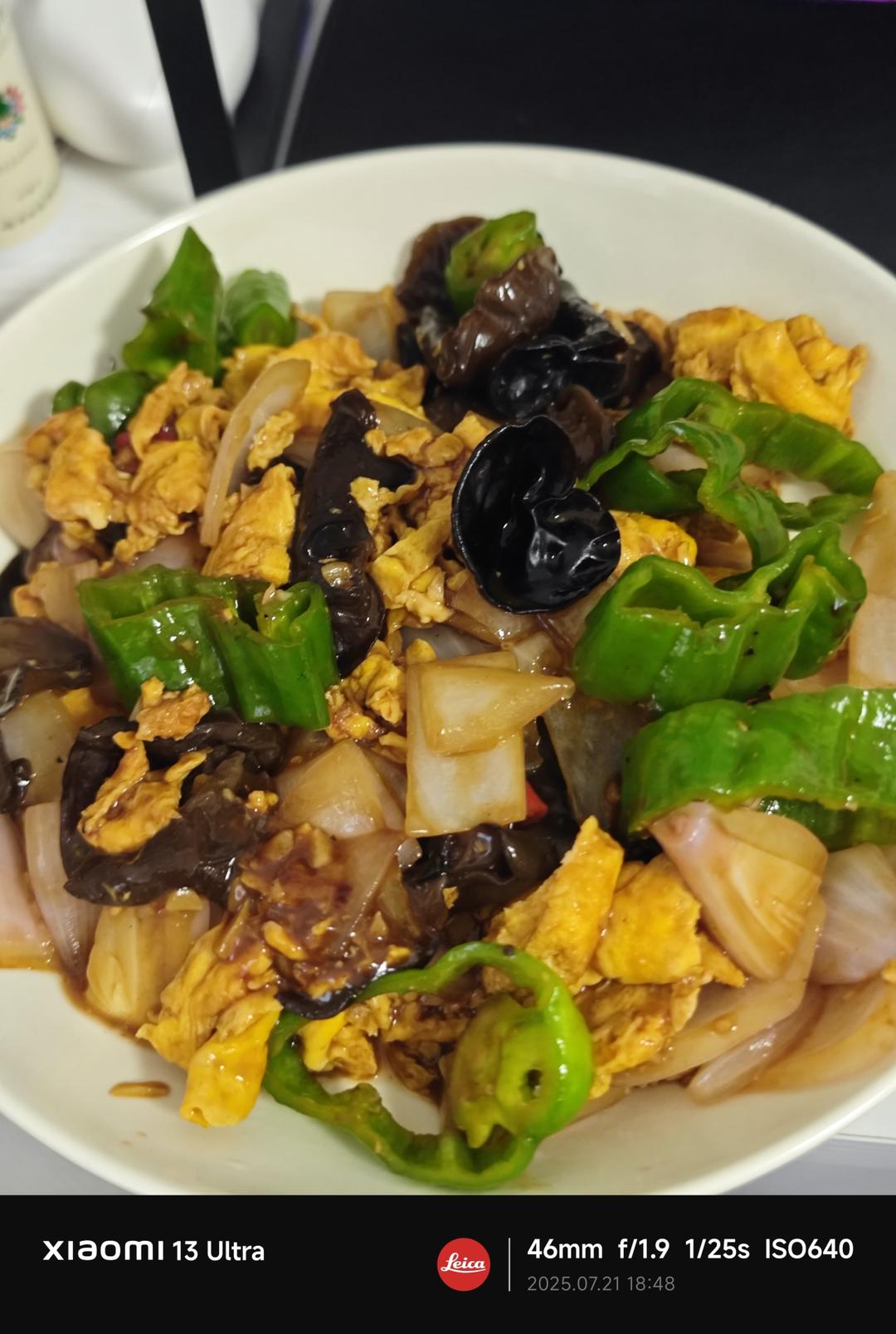 鸡蛋青椒木耳炒hu洋葱