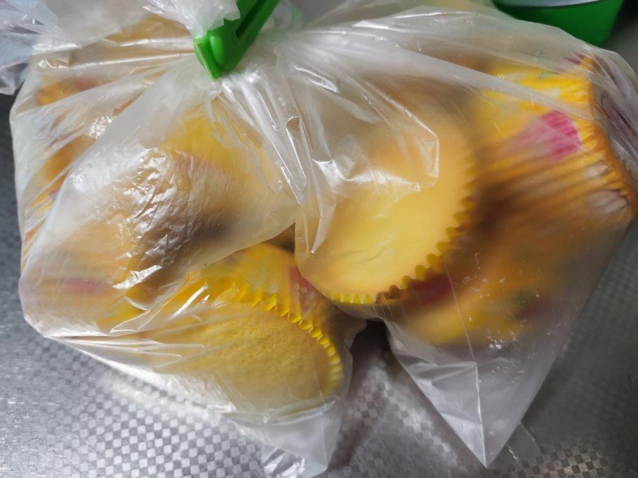 全蛋法打发原味海绵杯子蛋糕