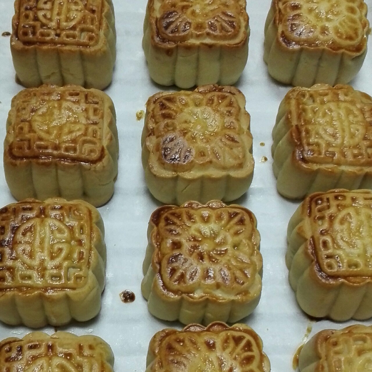 广式月饼—蛋黄莲蓉月饼