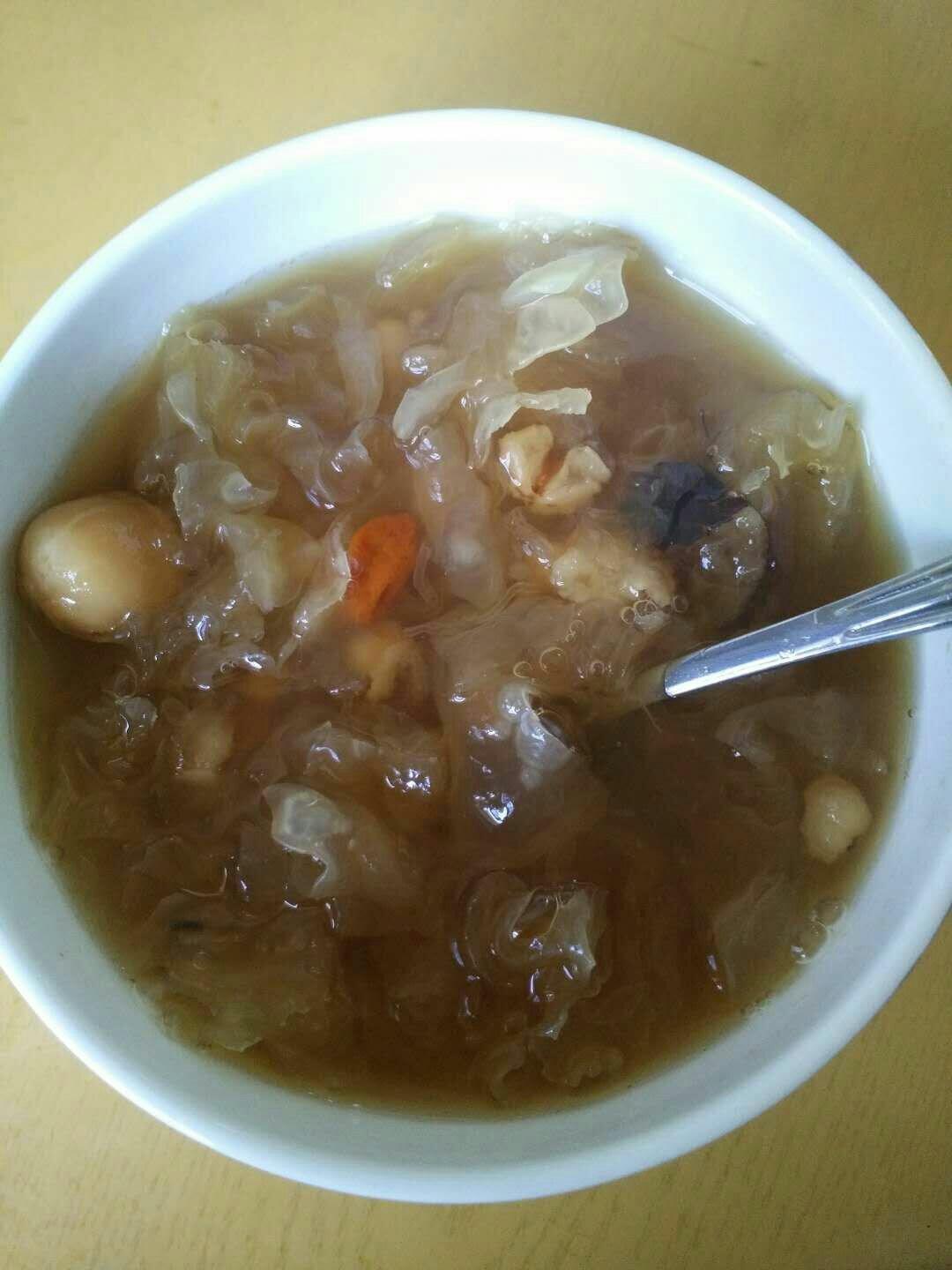 【冰糖银耳莲子羹.(内附电饭煲做法)图片】手机用户0393_6sk5_下厨房