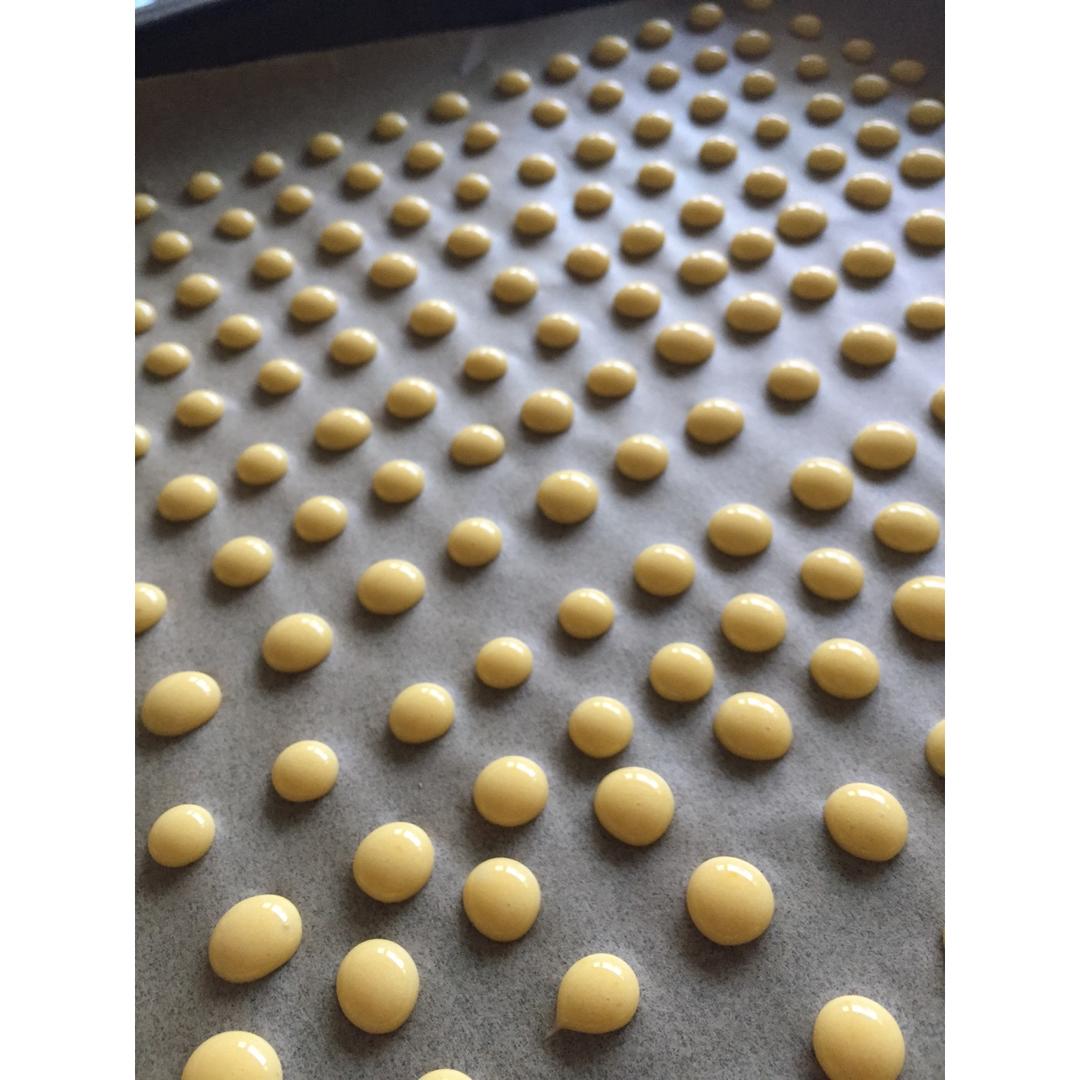 入口即化的无添加蛋黄溶豆