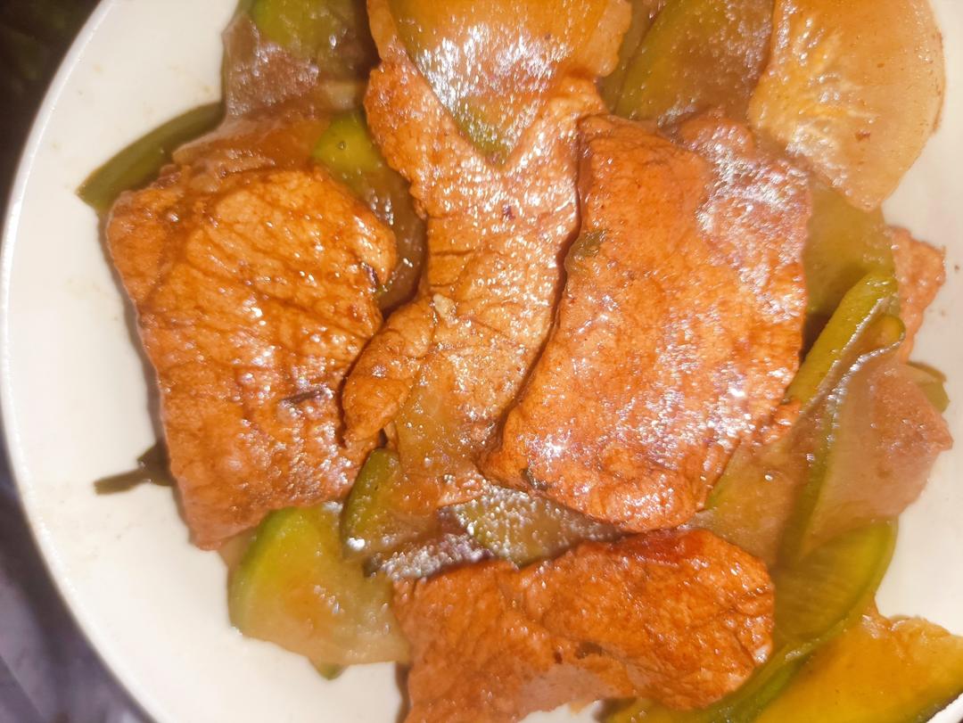 青萝卜炒肉片