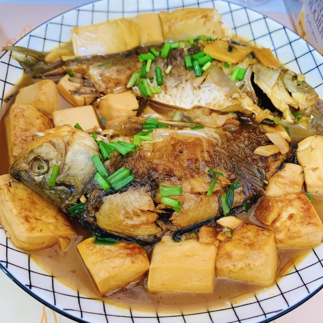 红烧鲫鱼