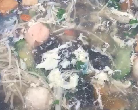 紫菜金针菇蛋花丸子汤的做法