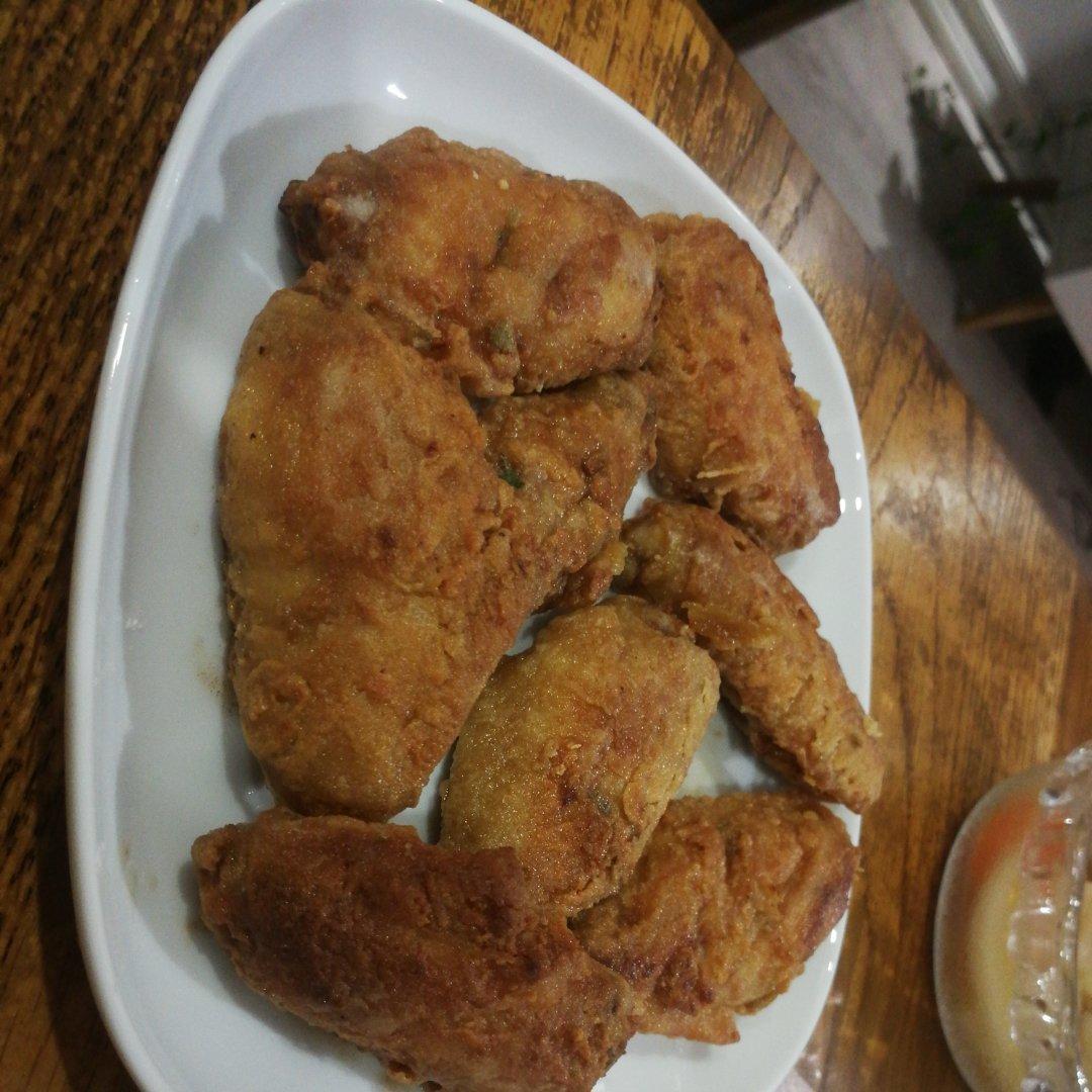 好吃到舔手指的蒜香炸鸡翅