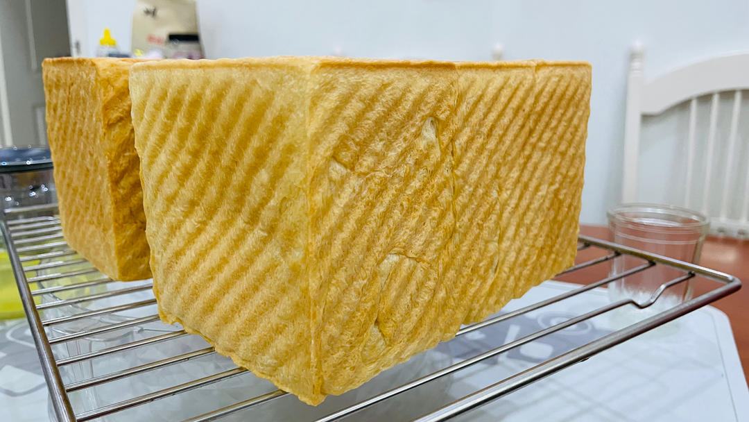 🍞消耗淡奶油吐司｜无黄油｜软绵绵｜奶香浓郁