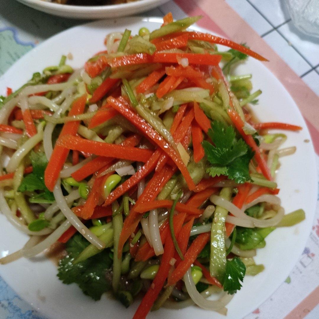 凉拌黄豆芽