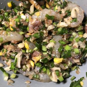 神仙口味❗️韭菜香菇玉米虾仁猪肉馅饺子的做法 步骤1