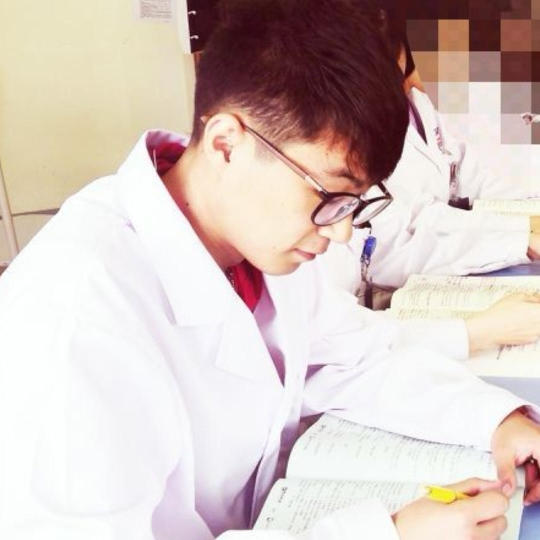 食量惊人想吃饭