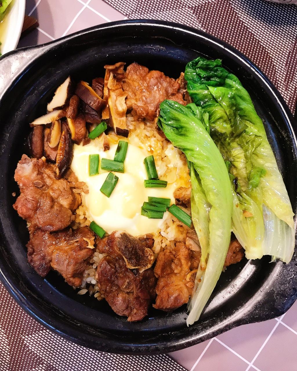 排骨腊味煲仔饭