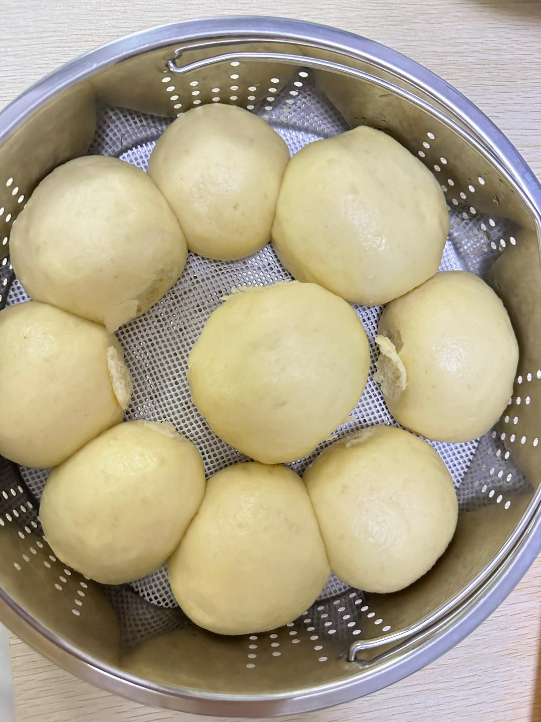 宝宝最爱的南瓜小鸡馒头—一个电饭锅里完成的发酵蒸熟