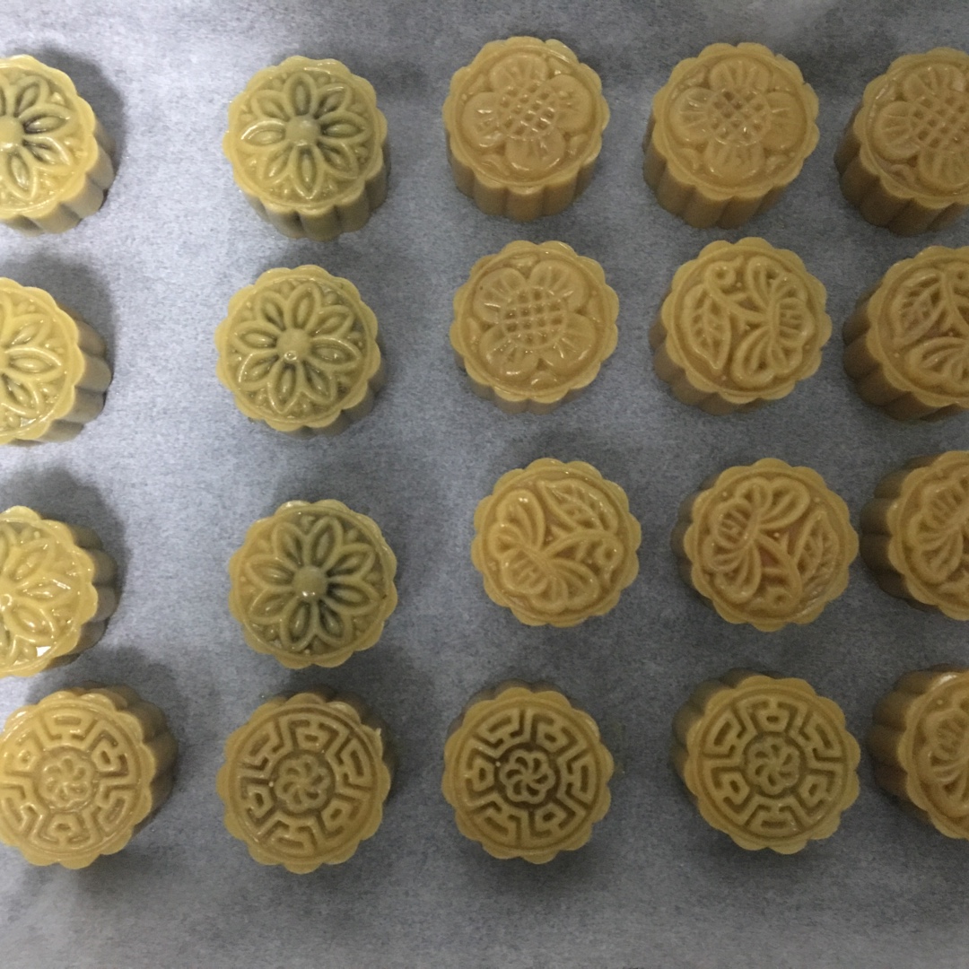 广式月饼——蛋黄莲蓉月饼