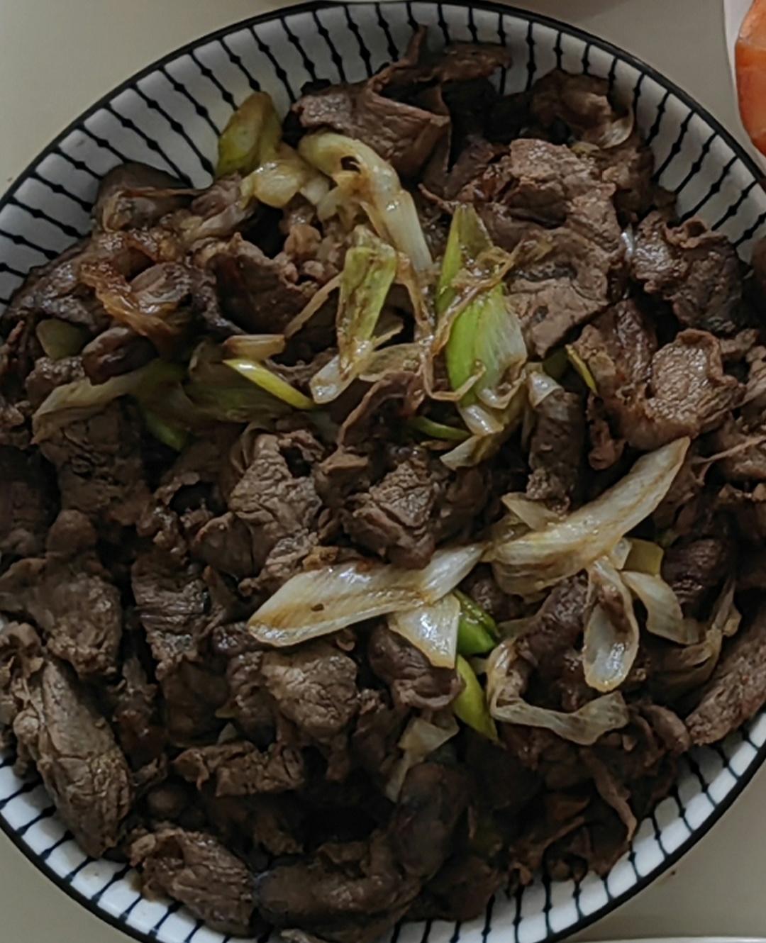 【嗷呜】老北京葱爆羊肉