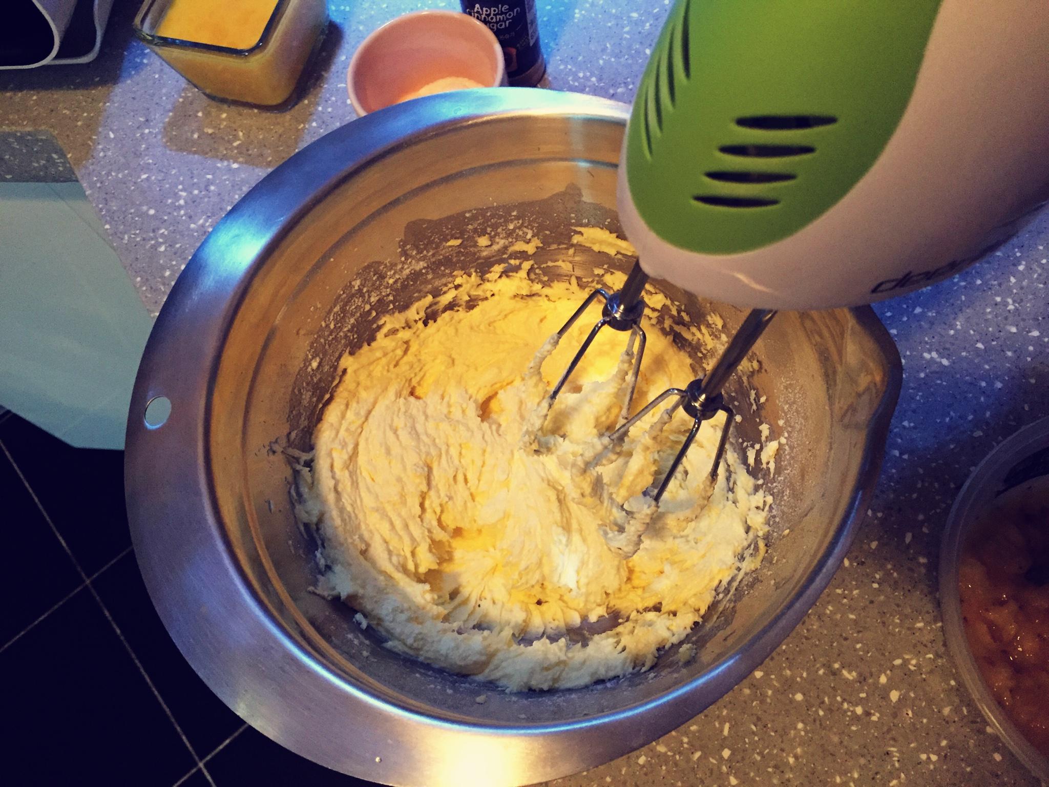 好运烘焙：核桃香蕉磅蛋糕的做法 步骤2