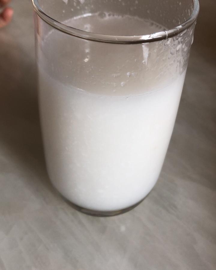 鲜榨椰子汁