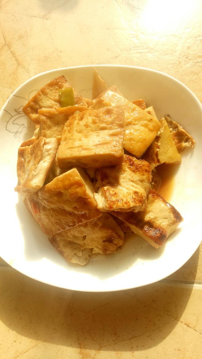 蚝油豆腐（如何煎出完整金黄的豆腐）的做法