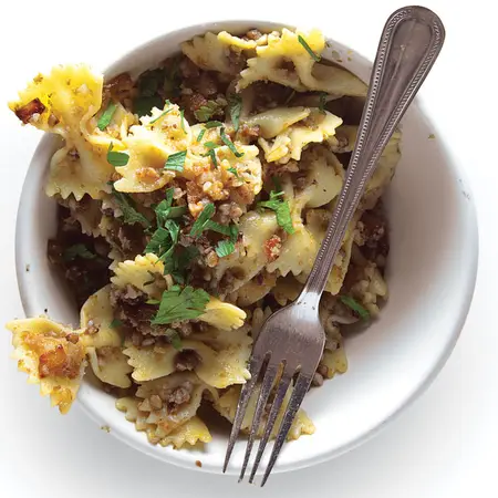 荞麦仁蝴蝶结意面 Kasha Varnishkes (Bow-Tie Pasta with Buckwheat Groats)