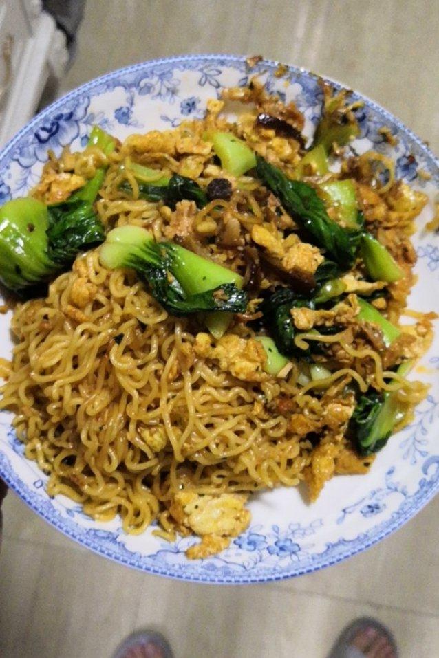 路边摊风味炒方便面