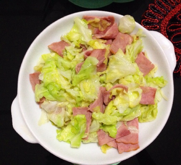 喵馨做的培根炒圆白菜
