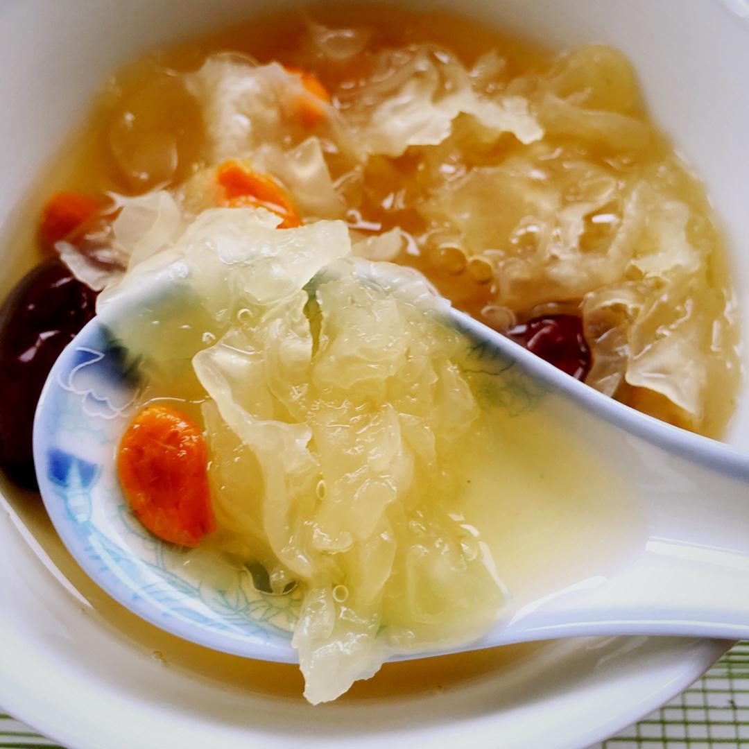 周末】一人份银耳汤的做法步骤图】了一哩_下厨房