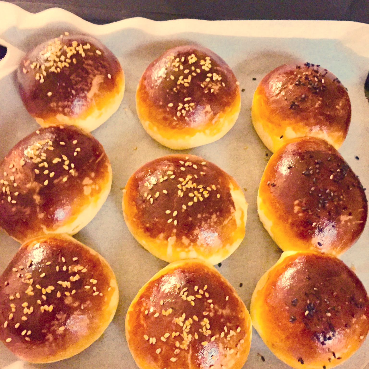 大人小孩都爱不释口的【蜂蜜牛奶小餐包】