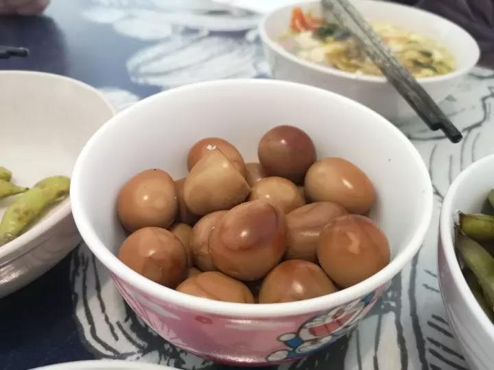 乡巴佬卤鹌鹑蛋