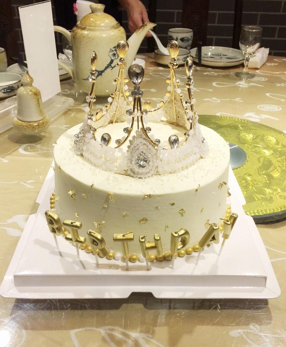 feier飞儿做的皇冠蛋糕