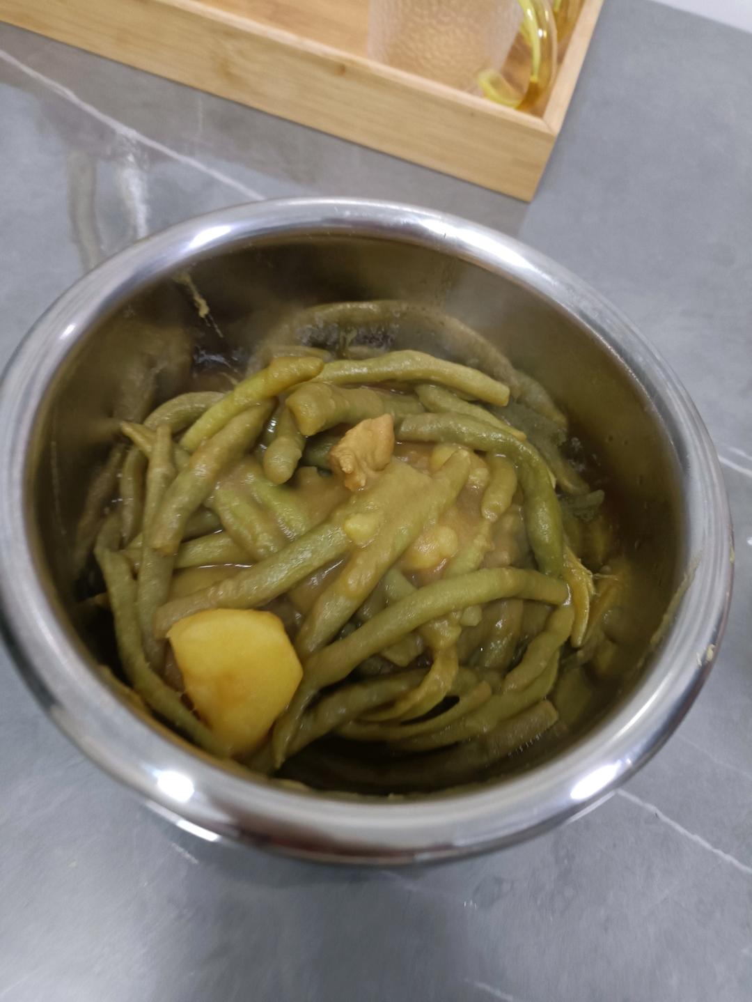 超级下饭的芸豆土豆炖肉肉（给多少肉都不换，配上米饭，两碗没问题）