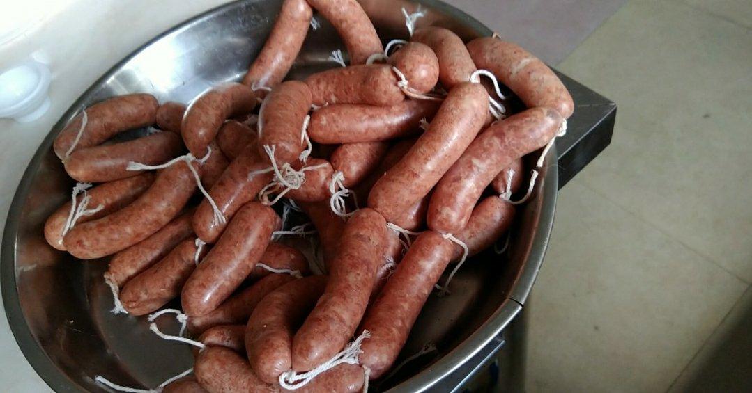 自制黑椒风味脆皮肠--多图详解手工灌肠