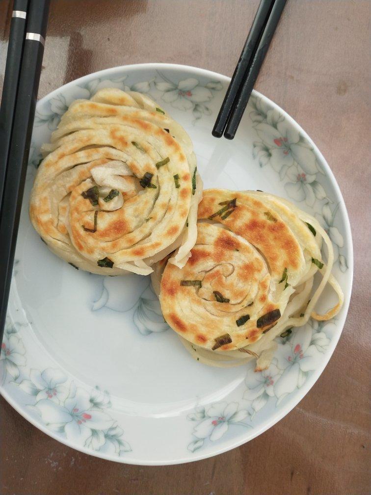 葱香盘丝饼 金丝饼 外酥里软葱香味十足 附细节视频详解