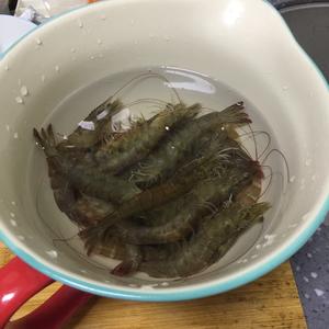 咖喱虾火锅的做法 步骤2
