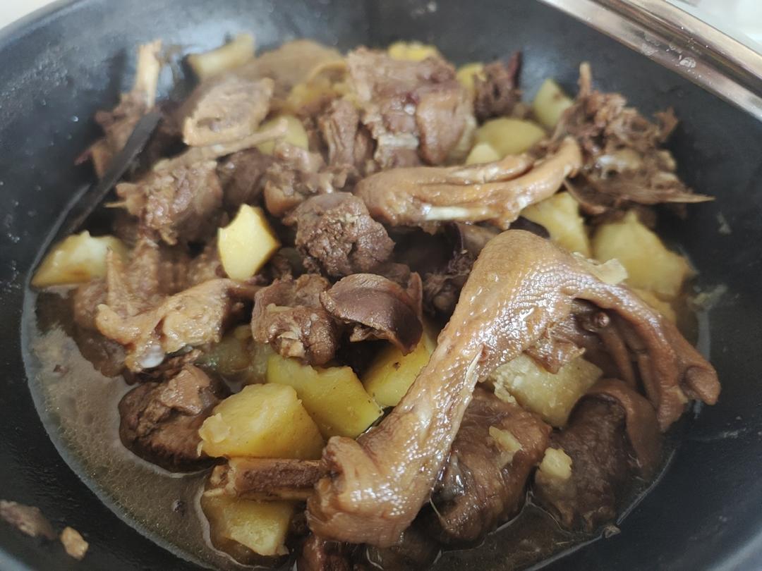 [原创] 东北名菜，铁锅炖大鹅土豆