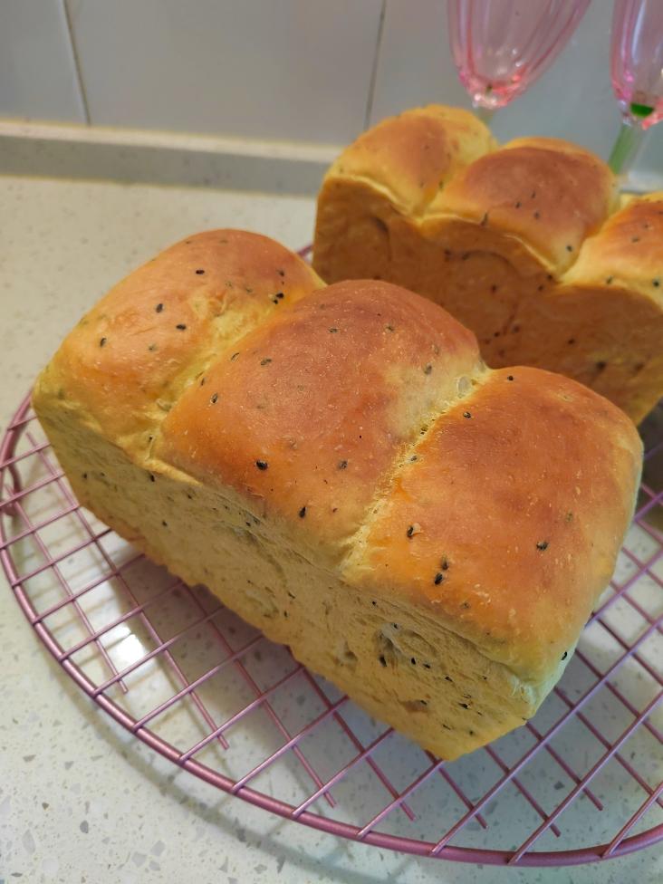 ✔️越嚼越香de黑芝麻咸吐司