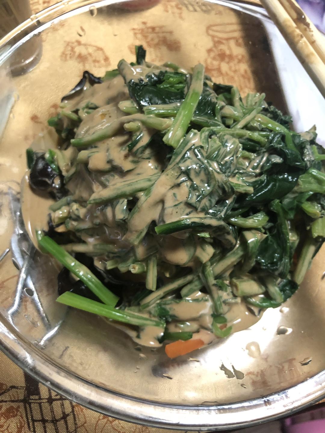 减肥餐-凉拌菠菜木耳金针菇