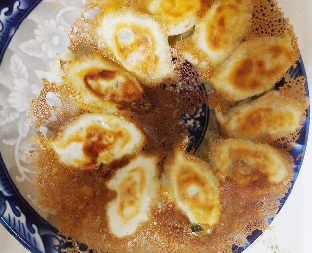 分分钟搞定的一顿饭 水煎饺的做法