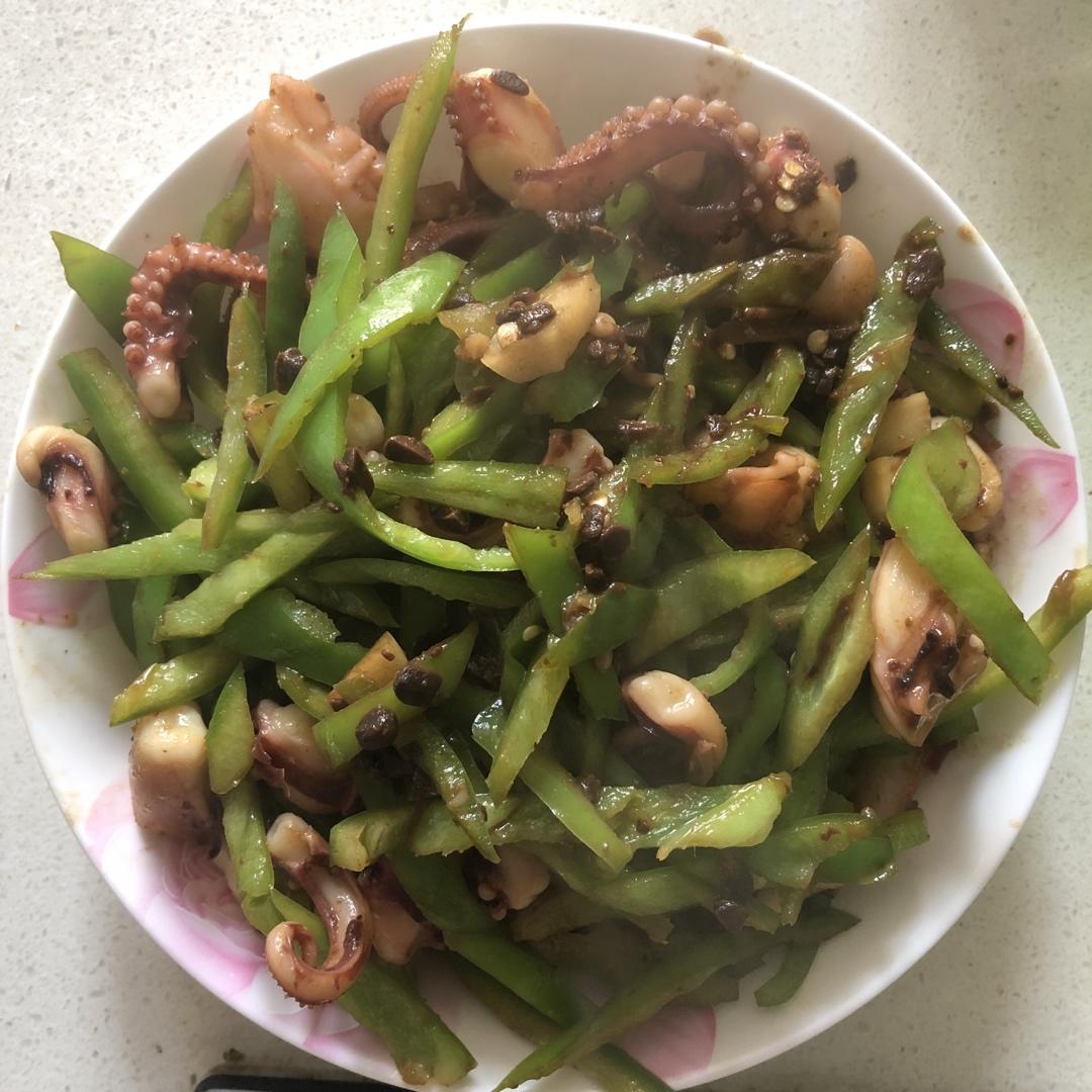 青椒炒鱿鱼须
