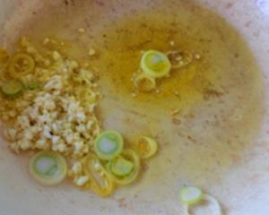 豆豉鲮鱼油麦菜的做法 步骤2