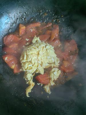 早餐：番茄鸡蛋蝴蝶面，紫薯拉花米糊，苹果水煮虾拼盘的做法 步骤8