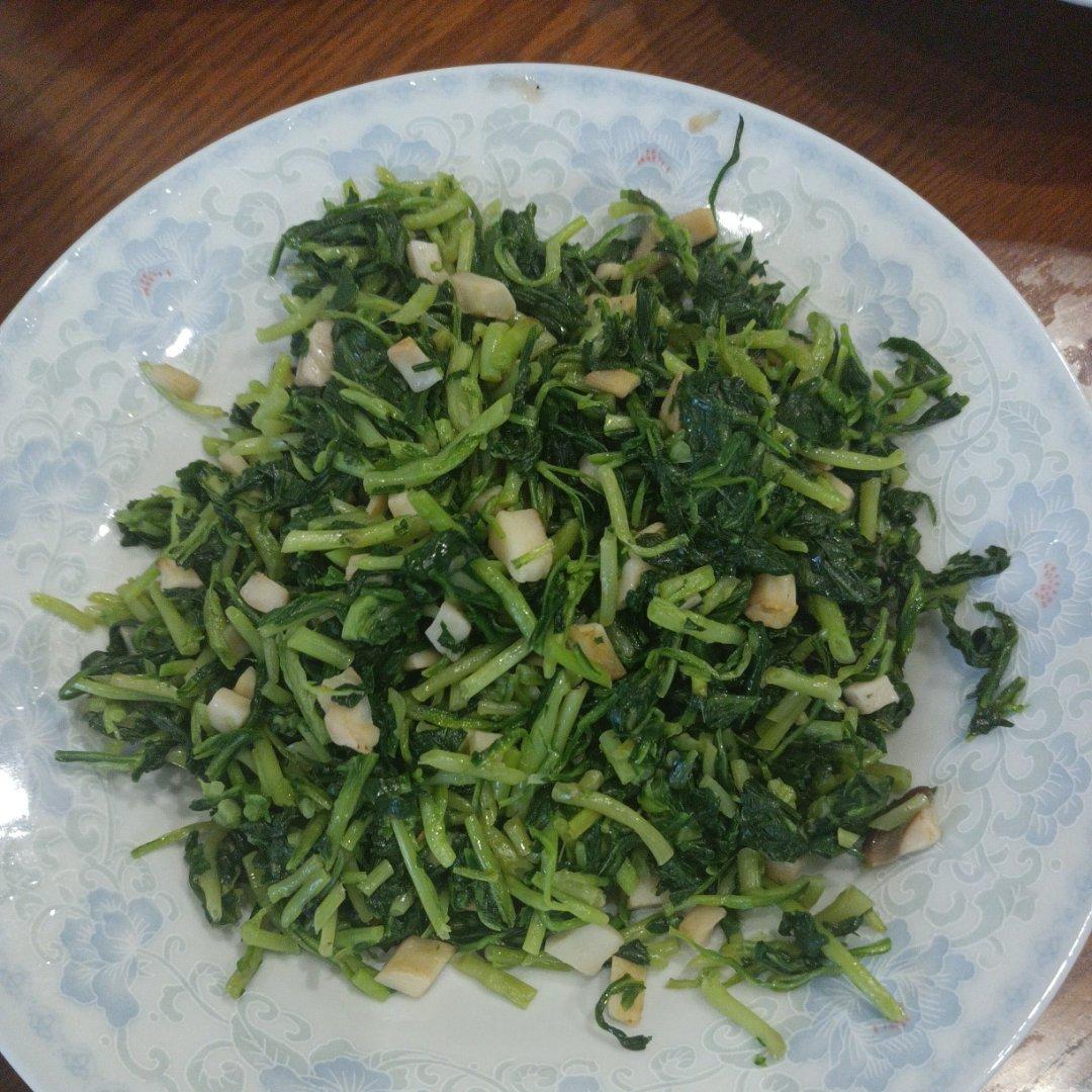 父亲的马兰头炒香干