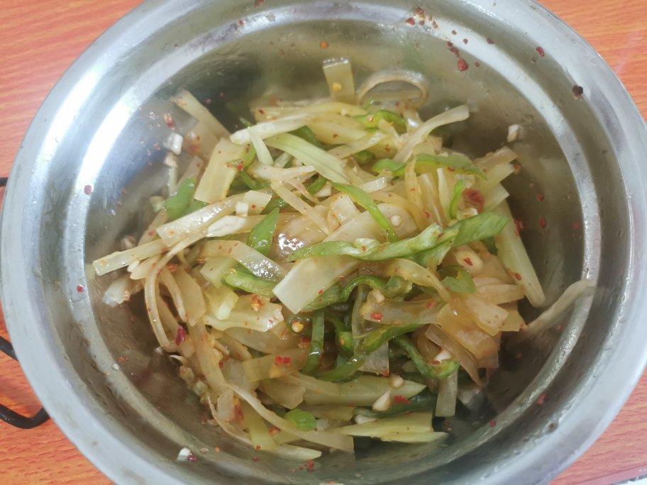 凉拌莴笋丝，千万别焯水，这样做更爽脆