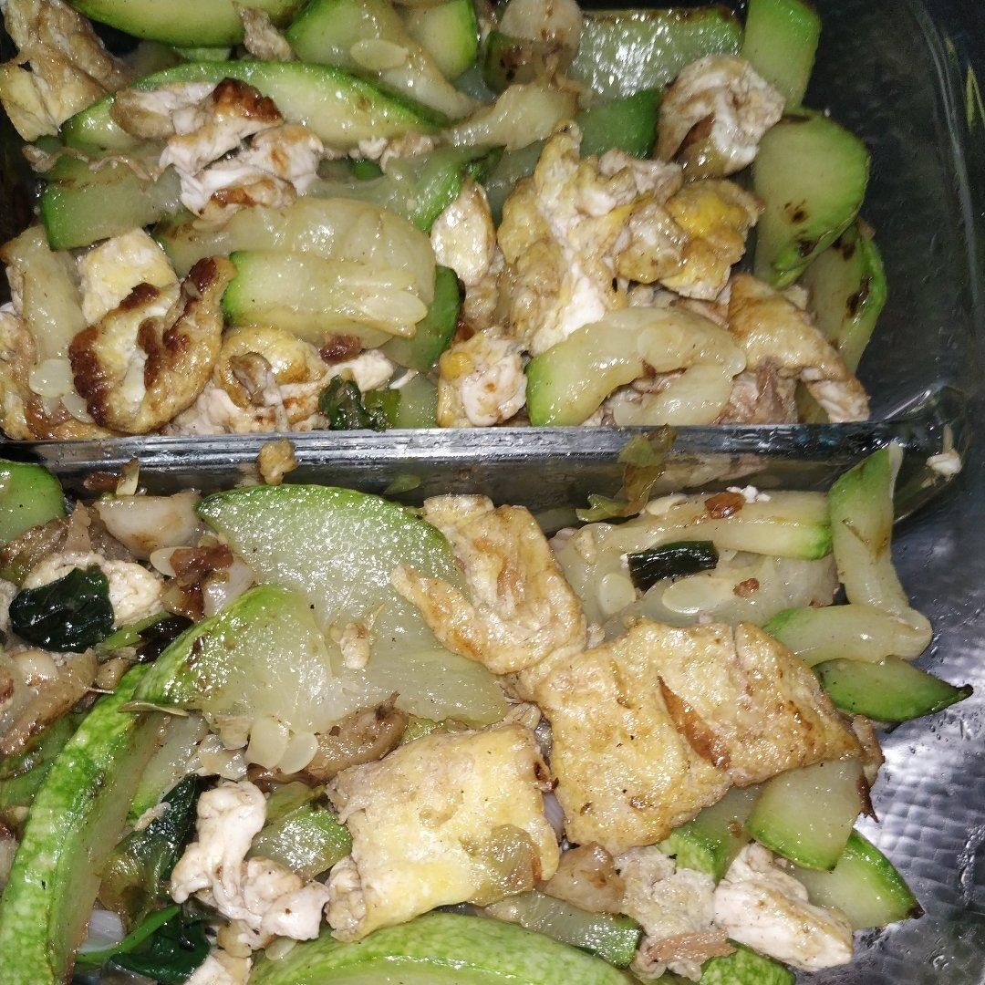 西葫芦炒鸡蛋