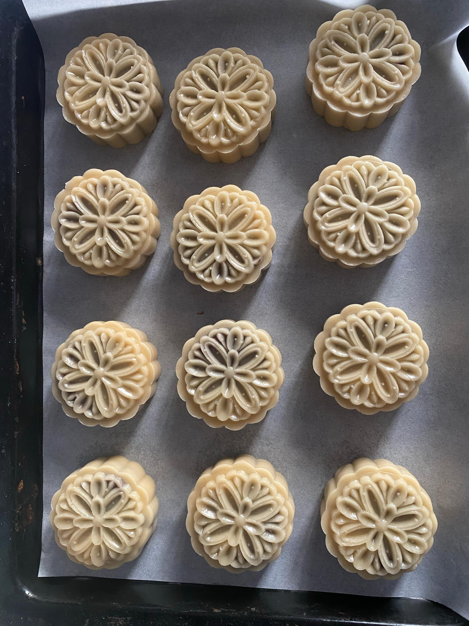 广式月饼－－蛋黄豆沙月饼