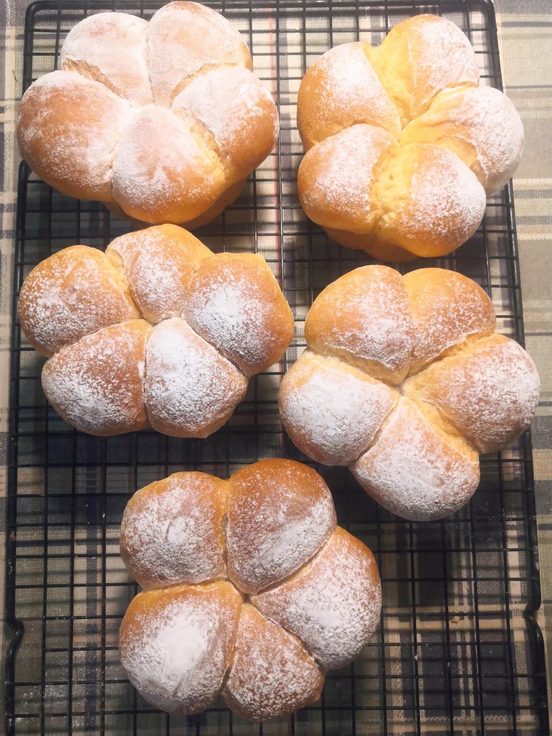 全麦炼乳花朵面包