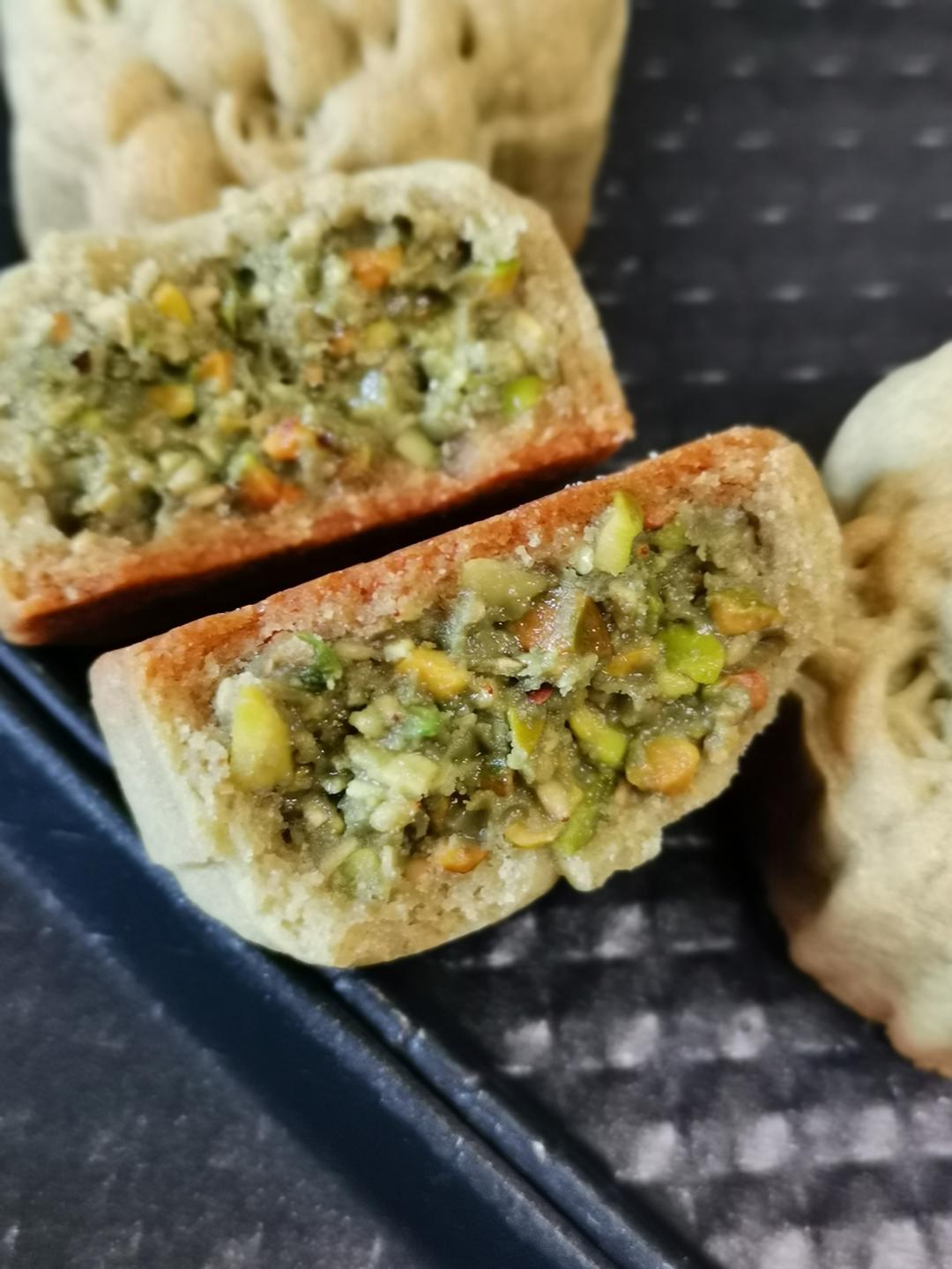 今年爆火的开心果脆皮月饼｜开心果霸霸月饼